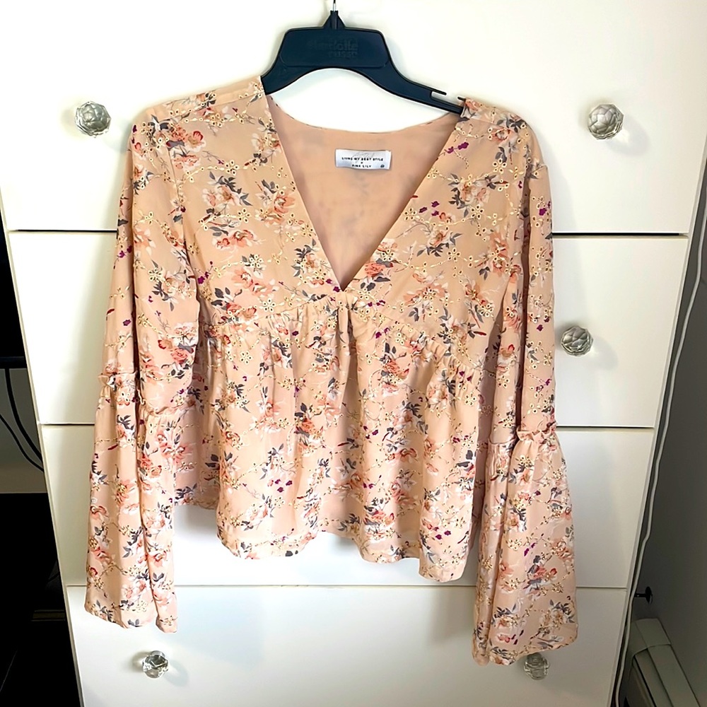 LIVING MY BEST STYLE X PINK LILY Sunday Brunch Blush Floral Blouse
